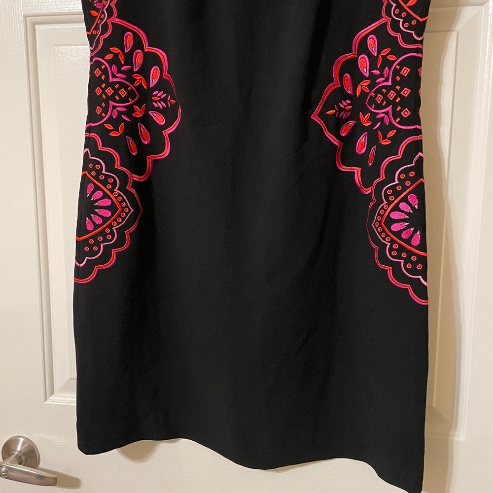 Trina Turk Floral Embroidered Sheath Dress Size 12 - Picture 7 of 13